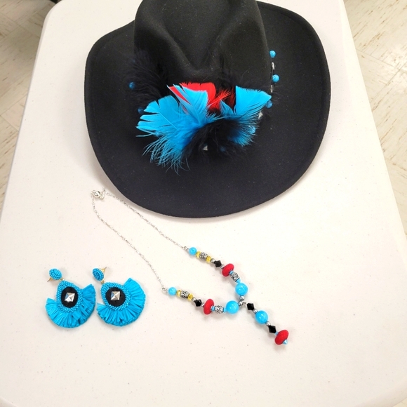 3 PIECE COWGIRL HAT ,NECKLACE & EARRINGS HANDMADE! NWTS - Picture 4 of 9